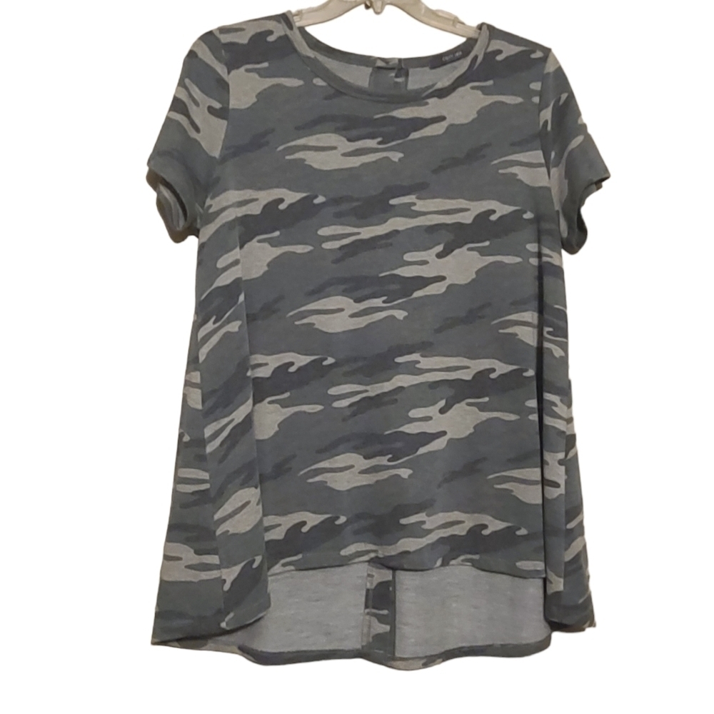 Coin 1804 Los Angeles | Women's Camo Print High Low Blouse (Size XL)